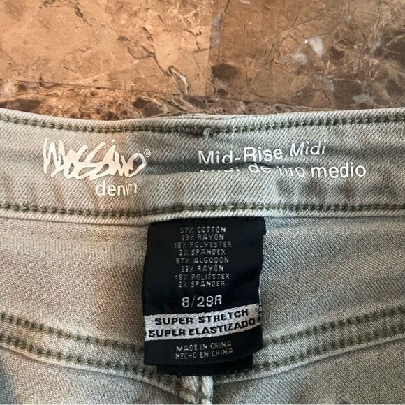 Mossimo Jean Shorts 8/29 Mid Rise Midi Casual Shorts Super Stretch - Picture 6 of 12
